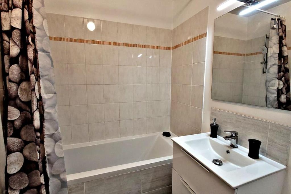 מונטבראן Logement Entier : Appartement מראה חיצוני תמונה